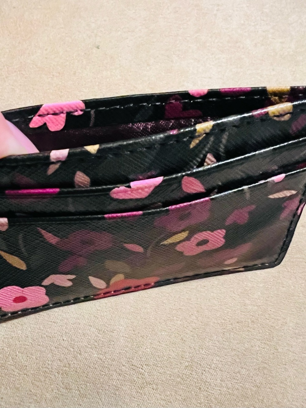 kate spade black floral cardholder with pink & red blooms - Picture 3 of 3